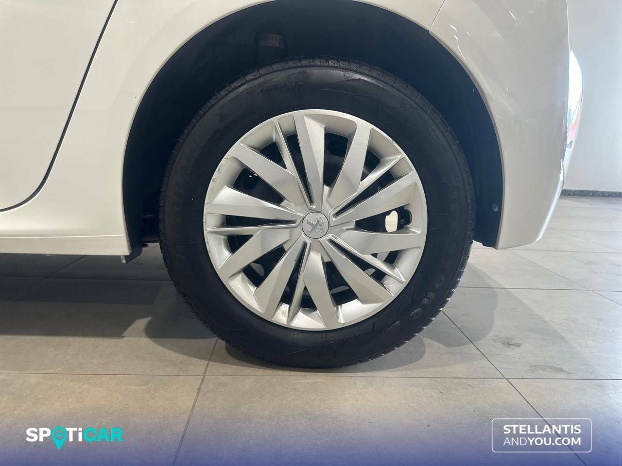 Peugeot 208   Puretech 100 Active - Foto 12