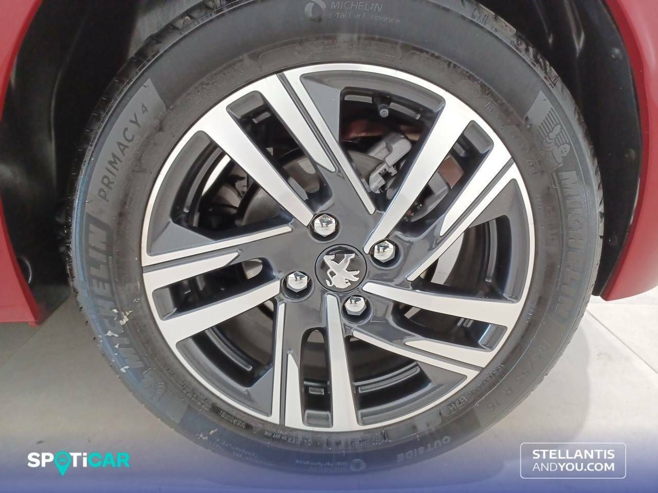 Peugeot 208   Puretech 100 Allure - Foto 12
