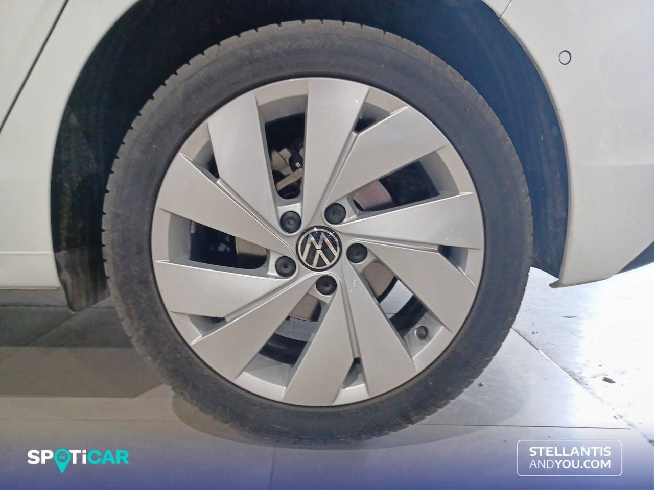 Volkswagen Golf   1.5 TSI 85kW (115CV) 