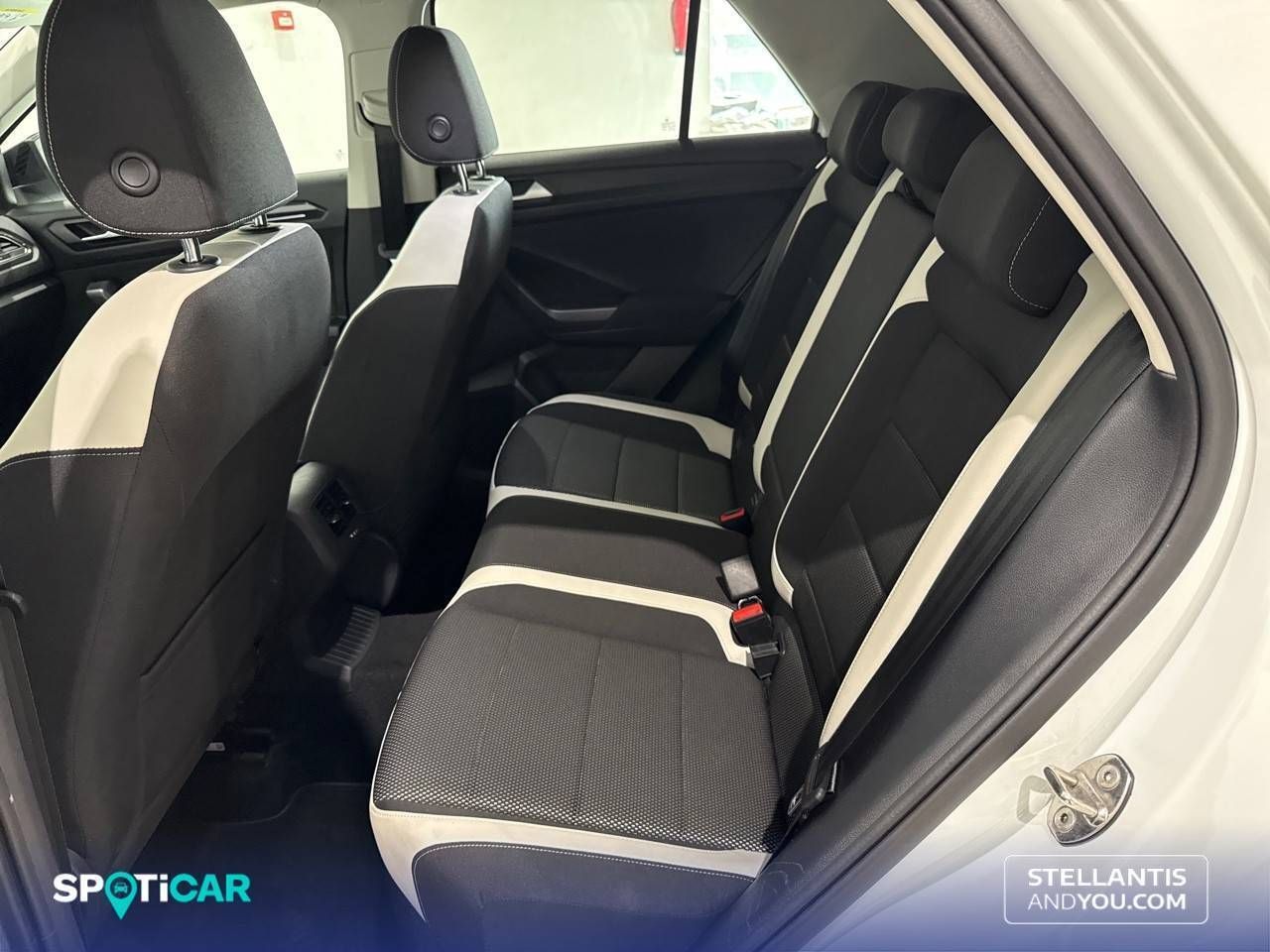 Volkswagen T-Roc   1.5 TSI 110kW (150CV) DSG Sport - Foto 11