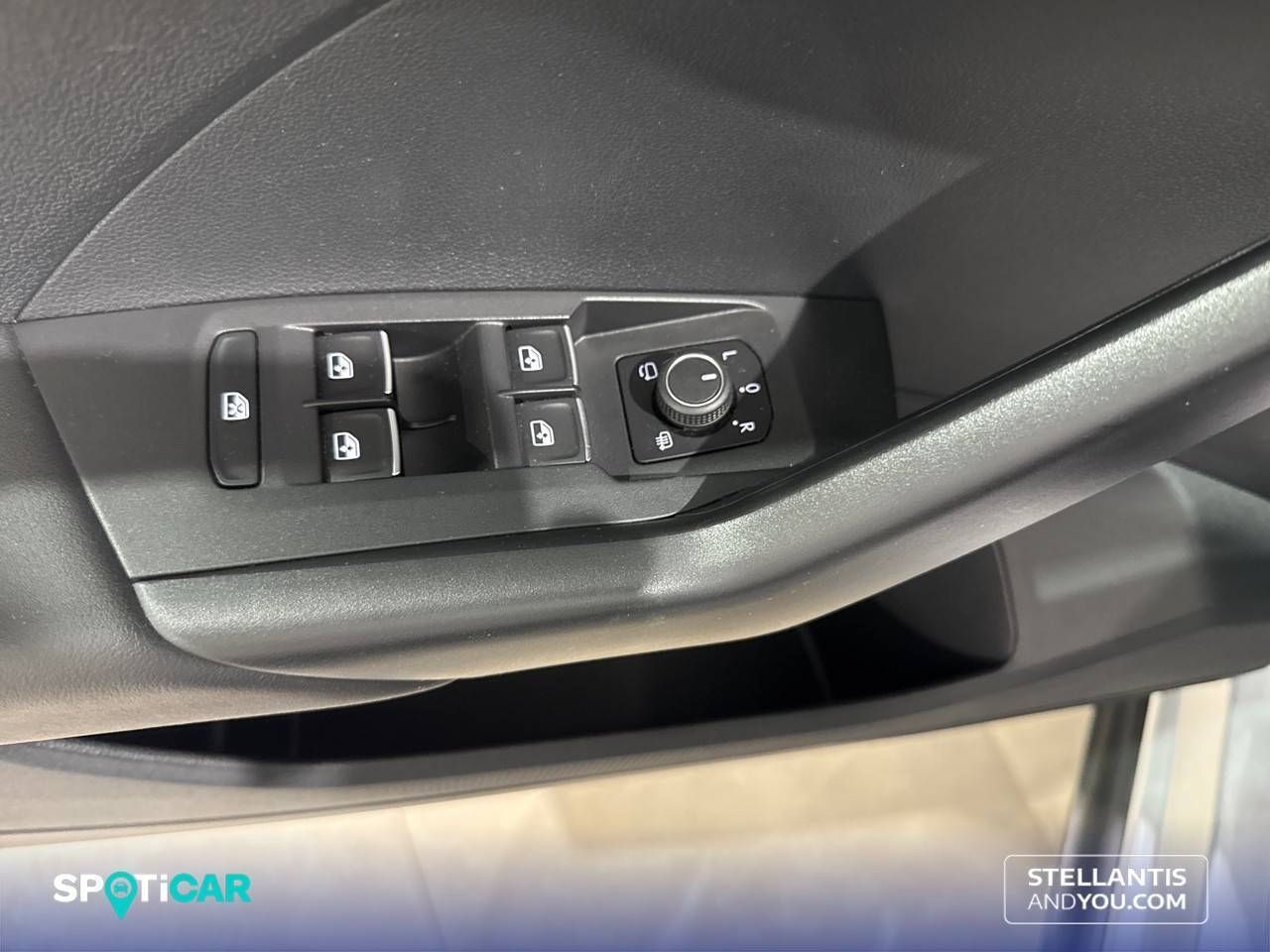 Volkswagen T-Cross   1.0 TSI 81kW (110CV) DSG Sport - Foto 13