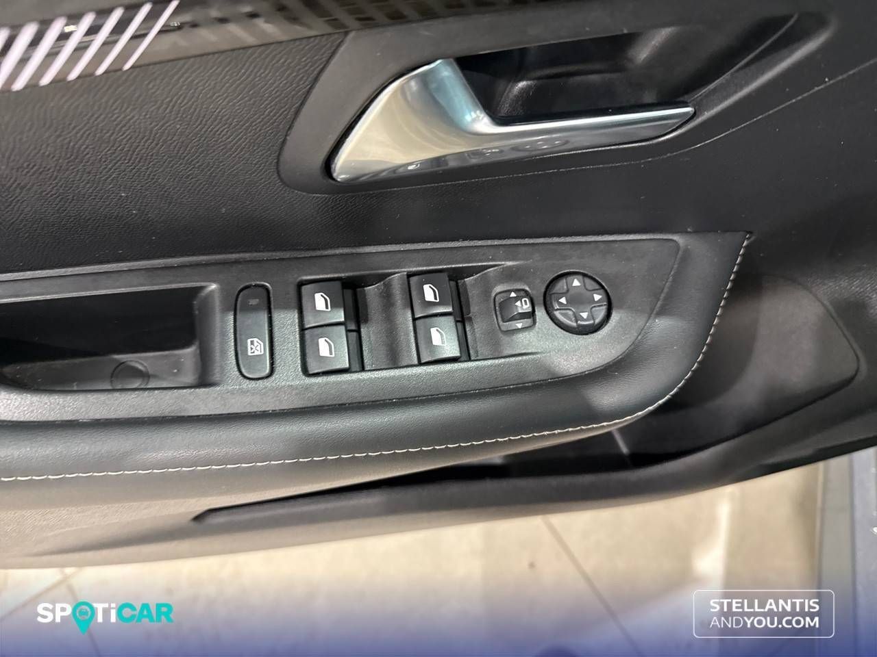 Peugeot 208   HYBRID 136 eDCS6 Allure - Foto 13