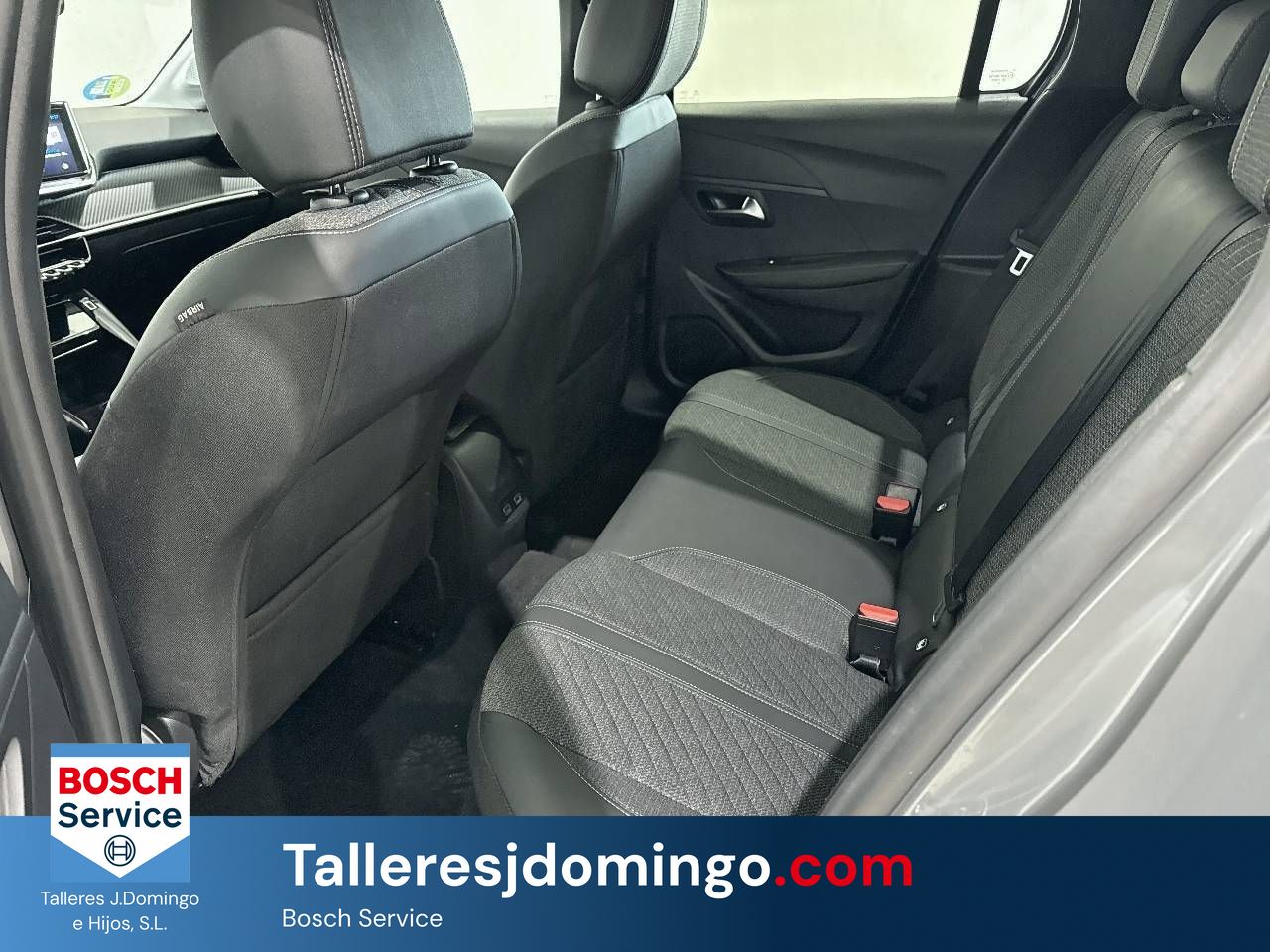 Peugeot 208   HYBRID 136 eDCS6 Allure - Foto 11