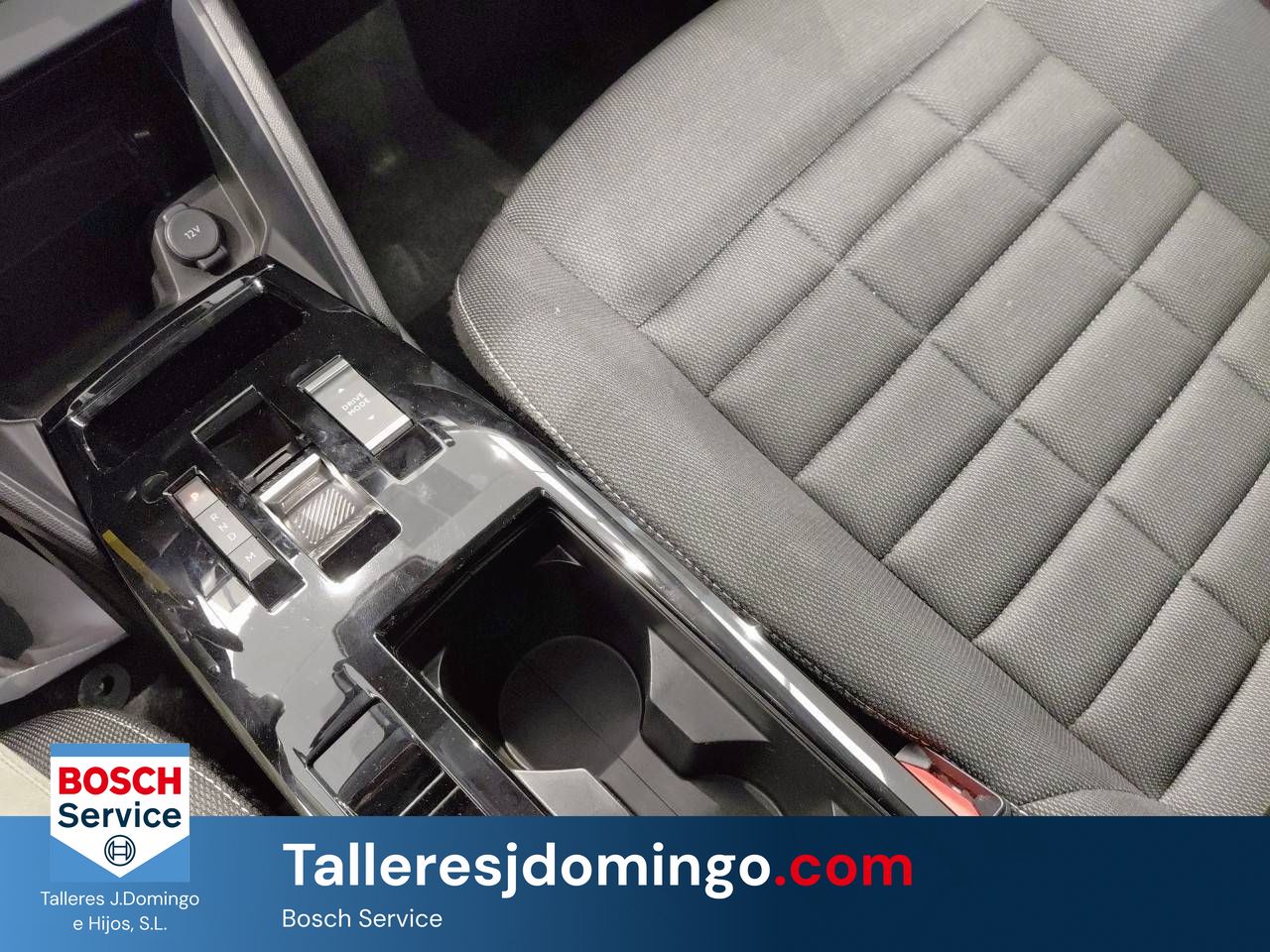 Citroën C4  Hybrid 145 ë-DCS6 Plus - Foto 15