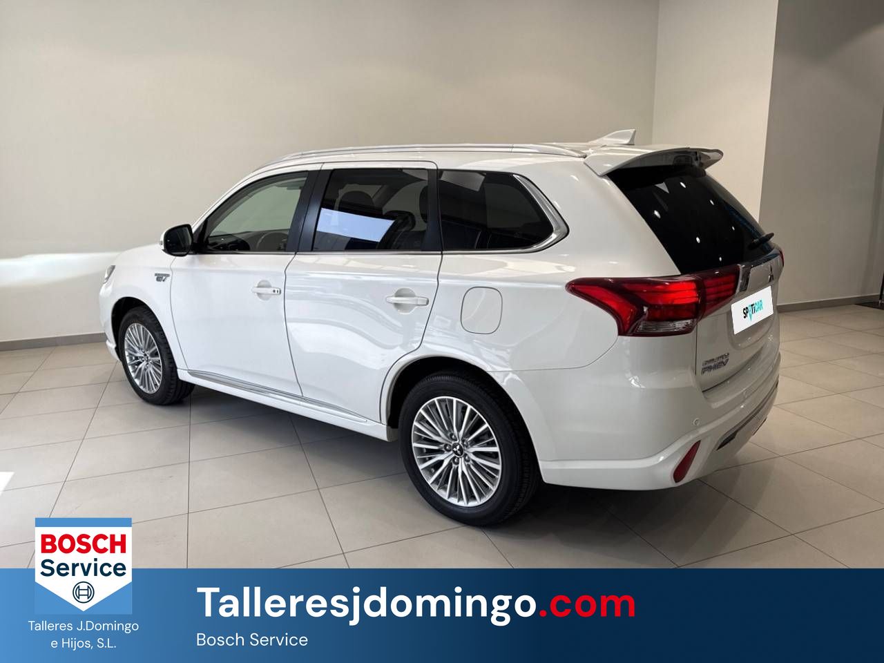 Mitsubishi Outlander  2.4 PHEV  Auto 4WD Kaiteki+ - Foto 8