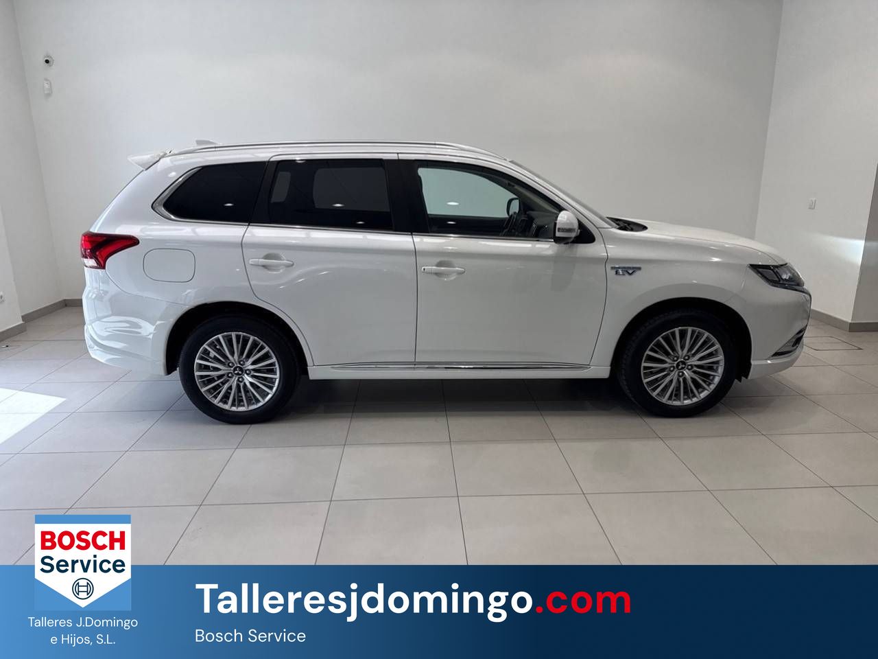 Mitsubishi Outlander  2.4 PHEV  Auto 4WD Kaiteki+ - Foto 5