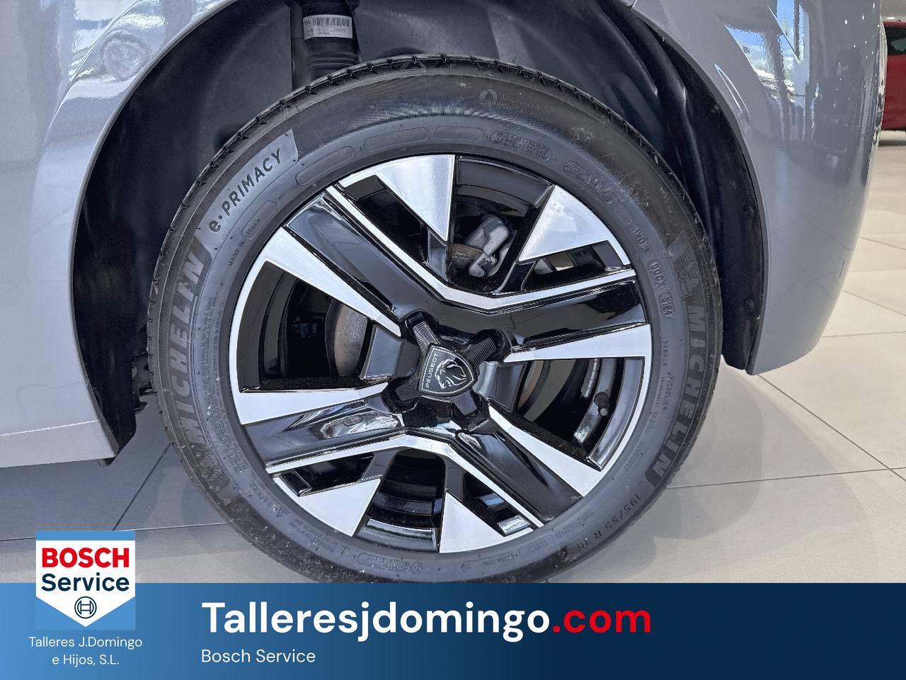 Peugeot 208   Puretech 100 Allure - Foto 12