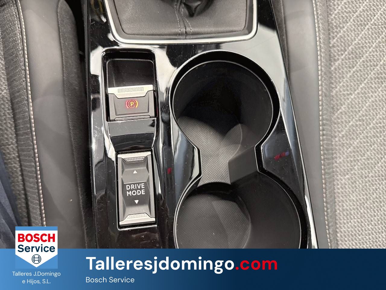 Peugeot 208   Puretech 100 Allure - Foto 19