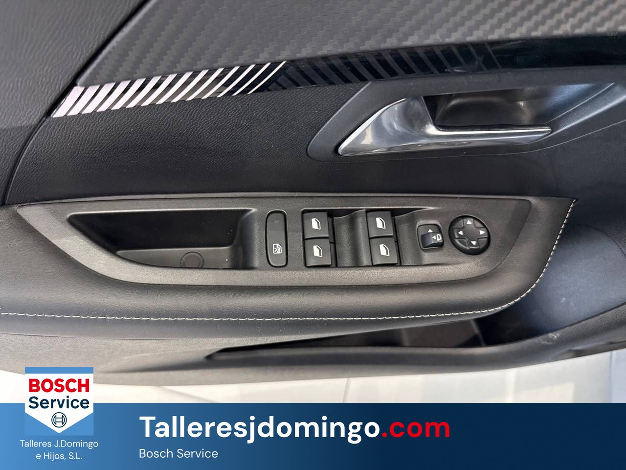 Peugeot 208   Puretech 100 Allure - Foto 13