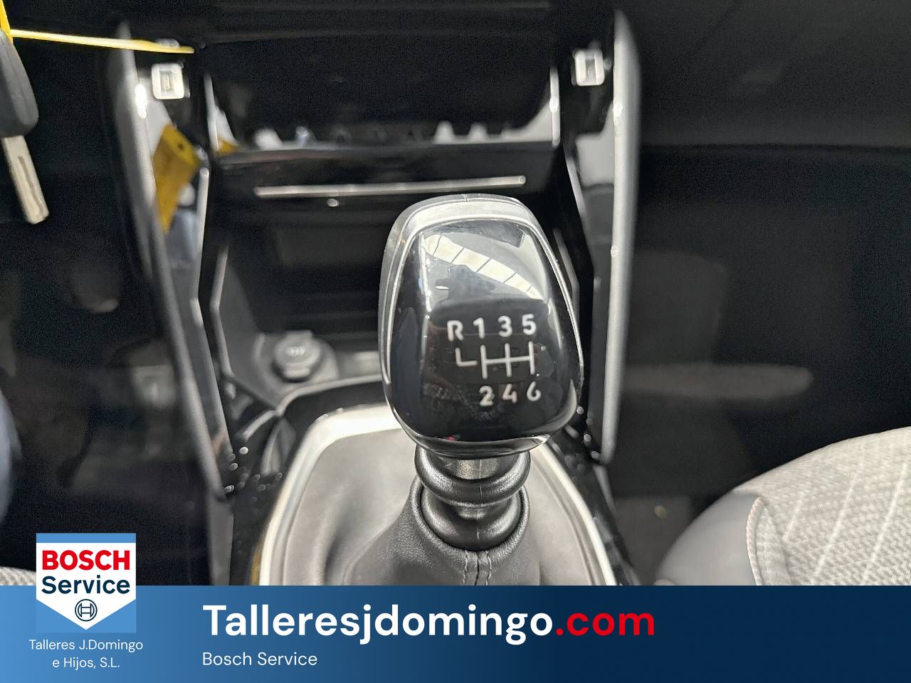 Peugeot 208   Puretech 100 Allure - Foto 20