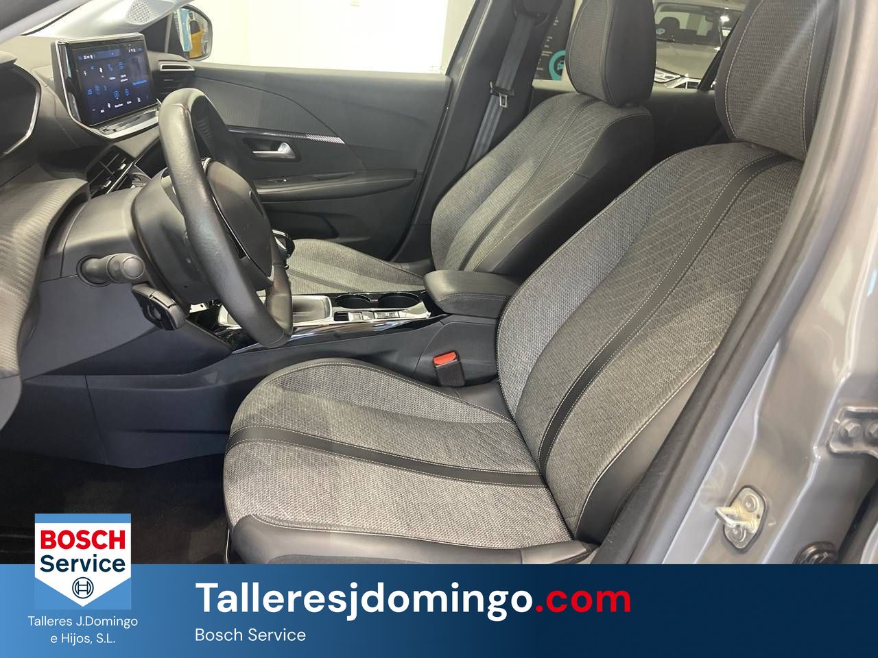 Peugeot 208   Puretech 100 Allure - Foto 10