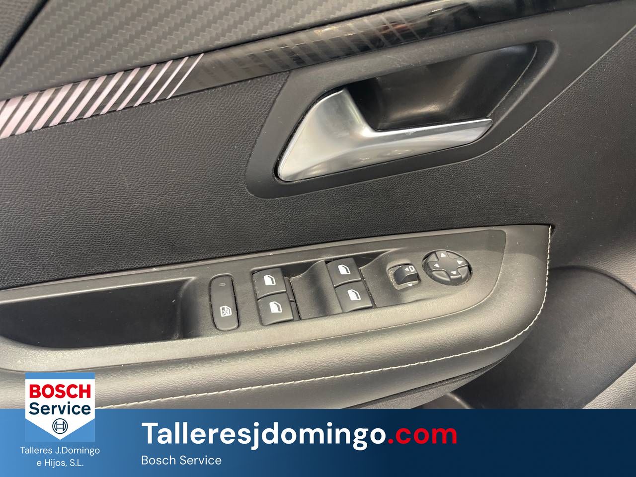 Peugeot 208   Puretech 100 Allure - Foto 13
