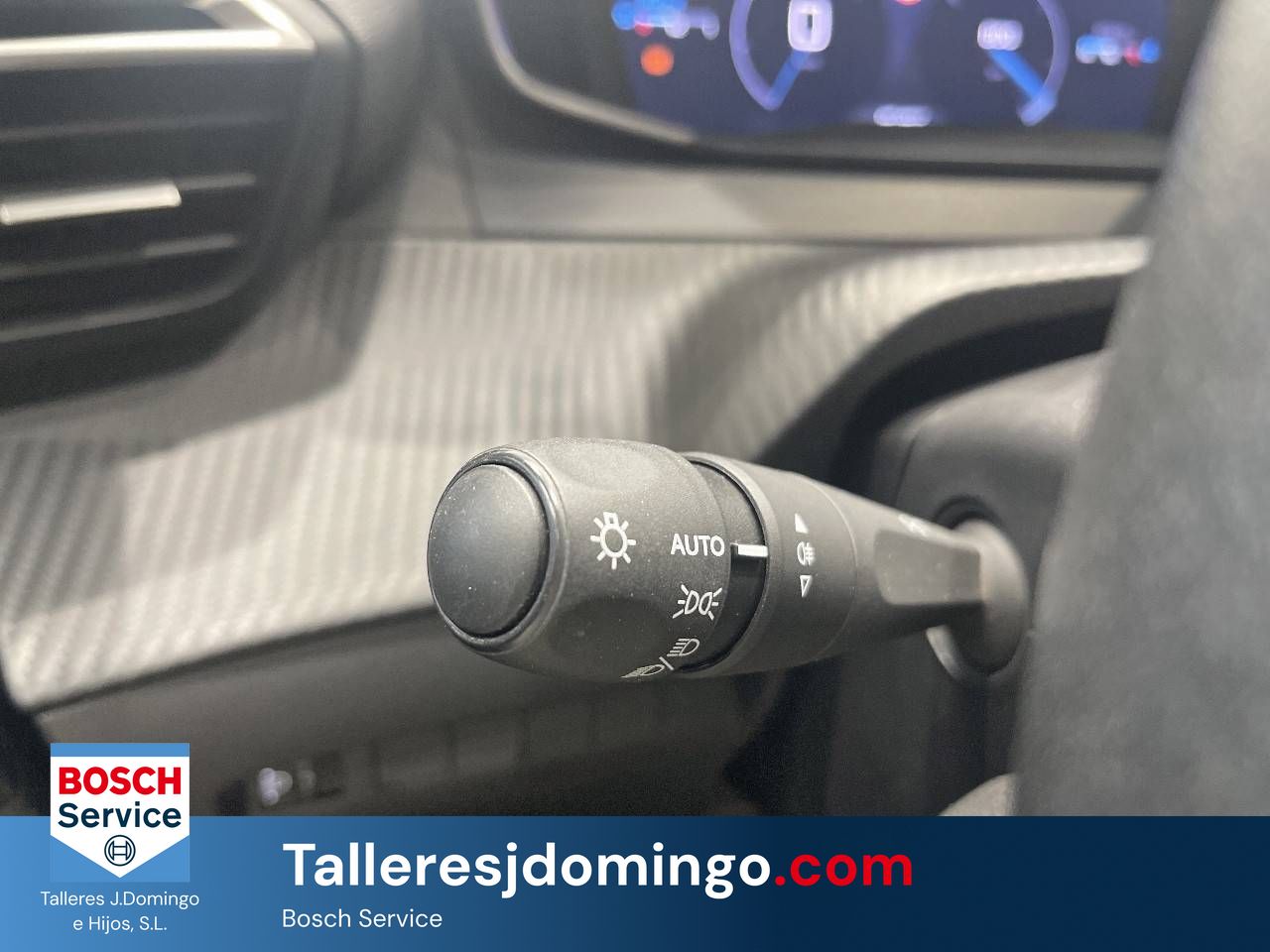 Peugeot 208   Puretech 100 Allure - Foto 14