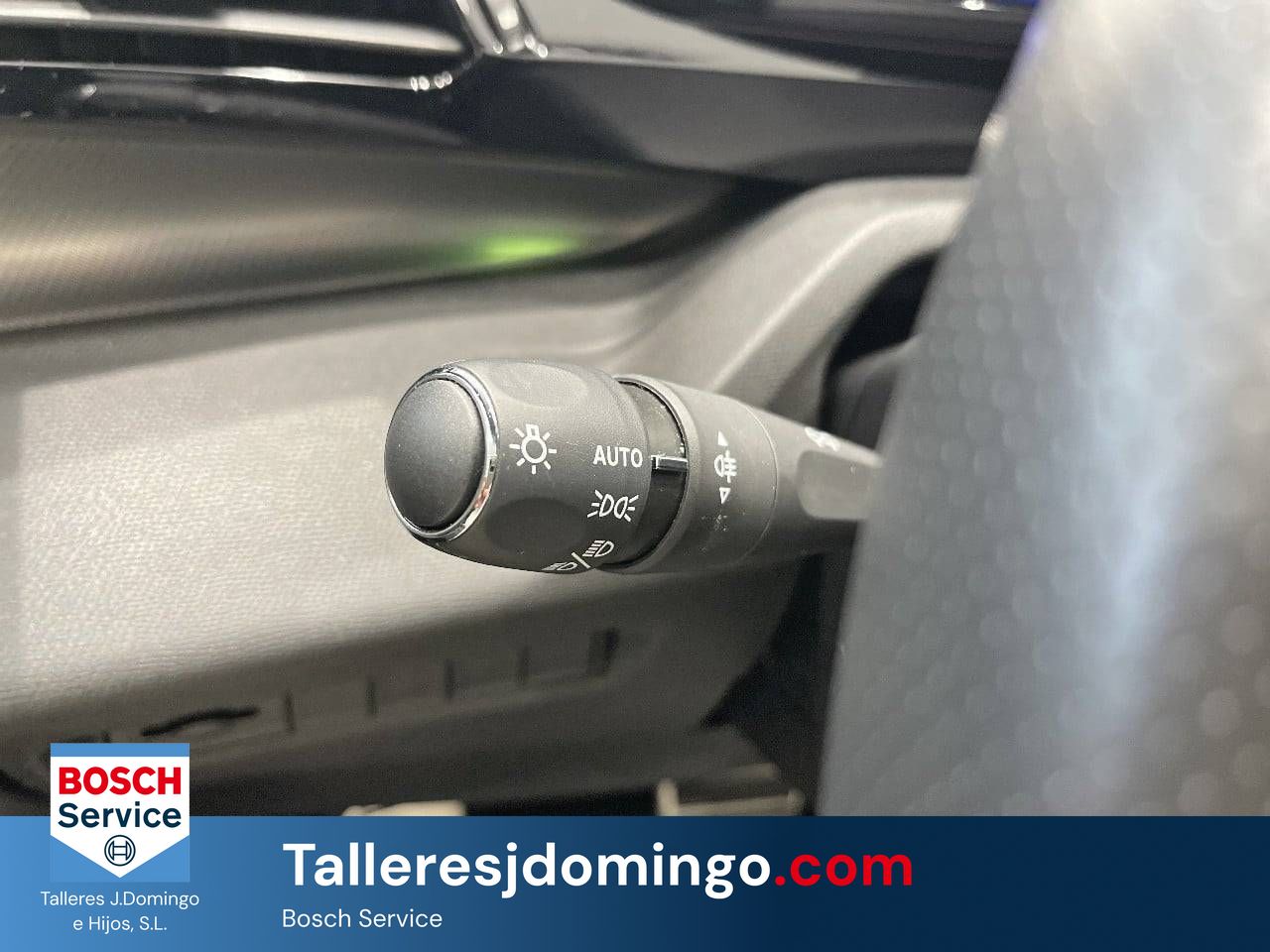 Peugeot 308  5P  Hybrid 136 e-DCS6 GT - Foto 17
