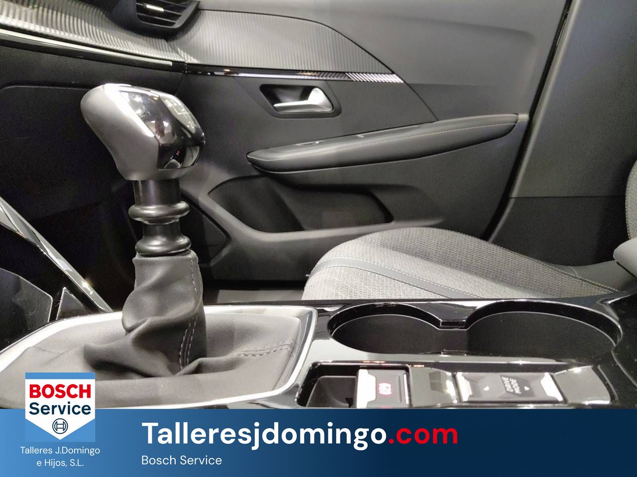 Peugeot 208   Puretech 100 Allure - Foto 15
