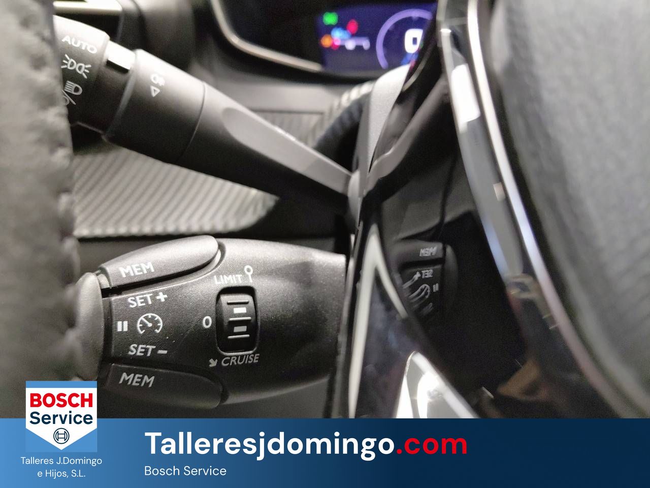 Peugeot 208   Puretech 100 Allure - Foto 21