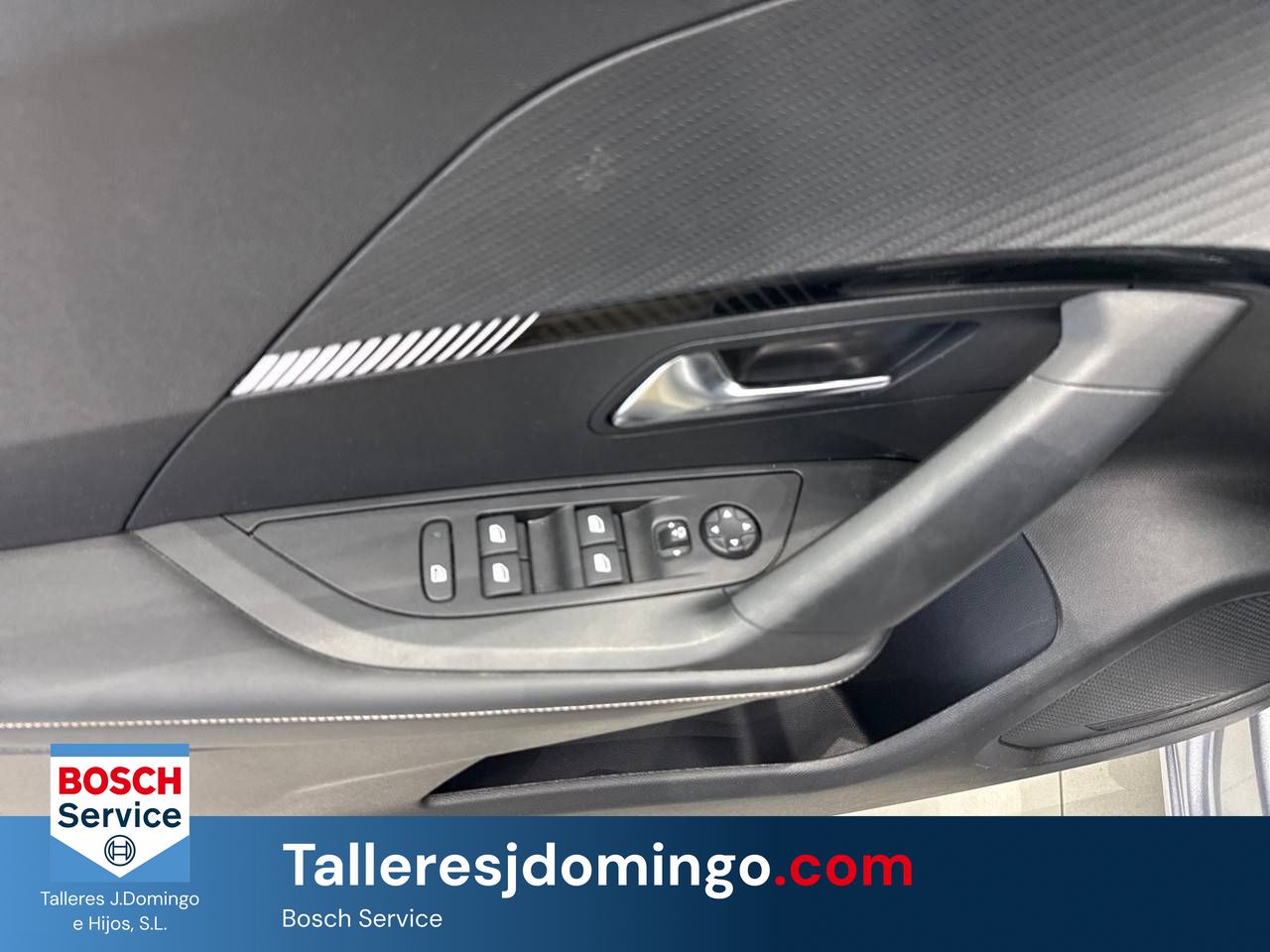 Peugeot 2008   Puretech 130 S&S EAT8 Allure - Foto 13