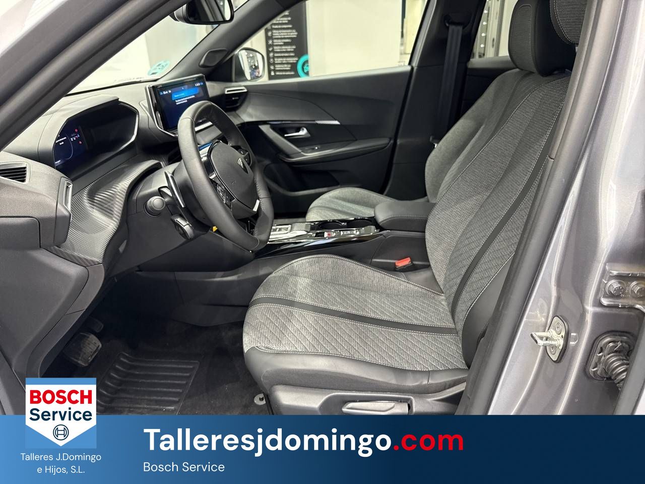 Peugeot 2008   Puretech 130 S&S EAT8 Allure - Foto 10