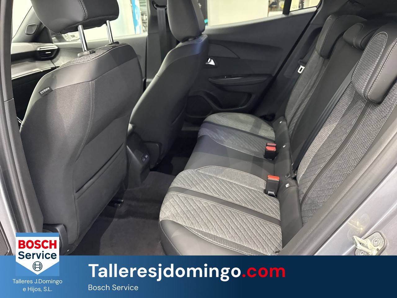Peugeot 2008   Puretech 130 S&S EAT8 Allure - Foto 11