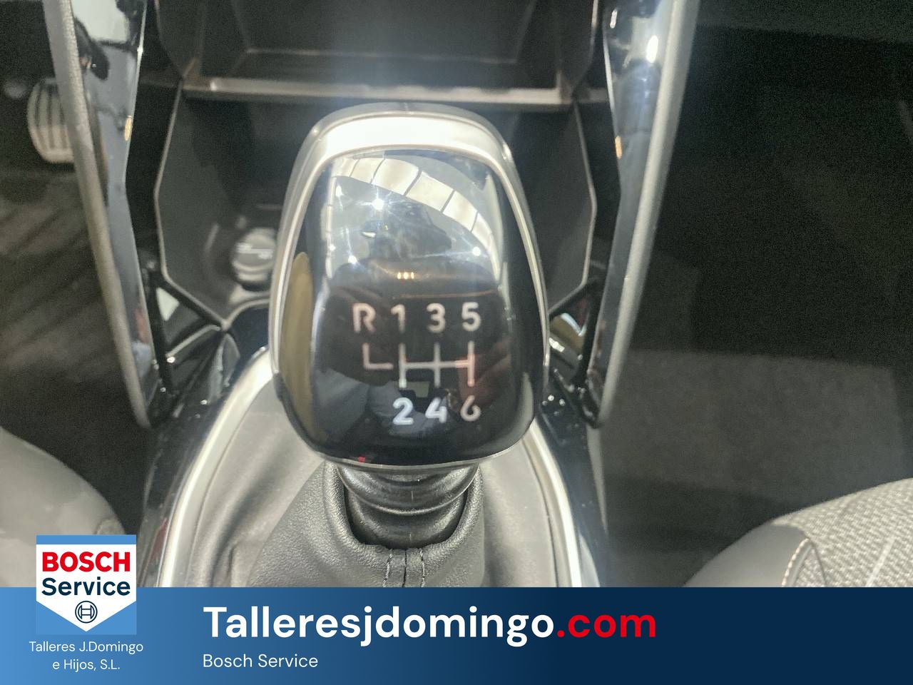 Peugeot 208   Turbo 100 S&S 6 Vel. MAN Allure - Foto 15