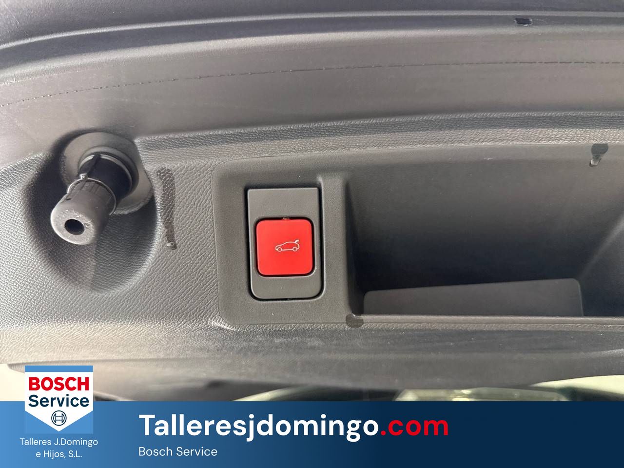 Peugeot 308  SW  Hybrid 145 e-DCS6 GT - Foto 16