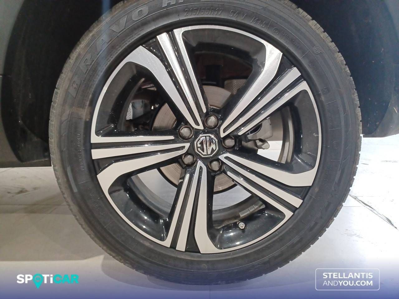 MG ZS  1.5 Comfort - Foto 12