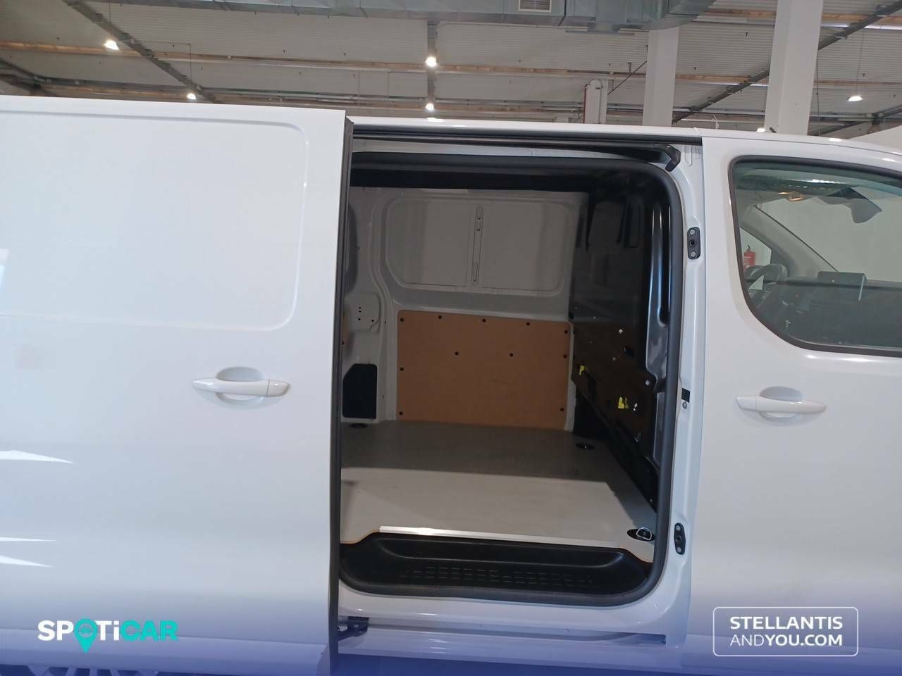 Peugeot Expert eExpert 3 eExpert Furgón 100kW Batería 75kWh Std - - Foto 11