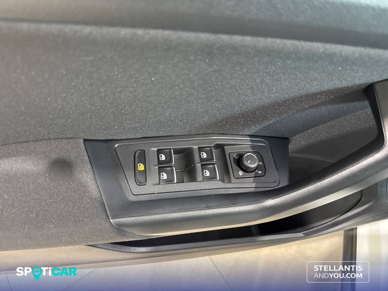 Volkswagen T-Roc   1.5 TSI 110kW (150CV) DSG Sport - Foto 13