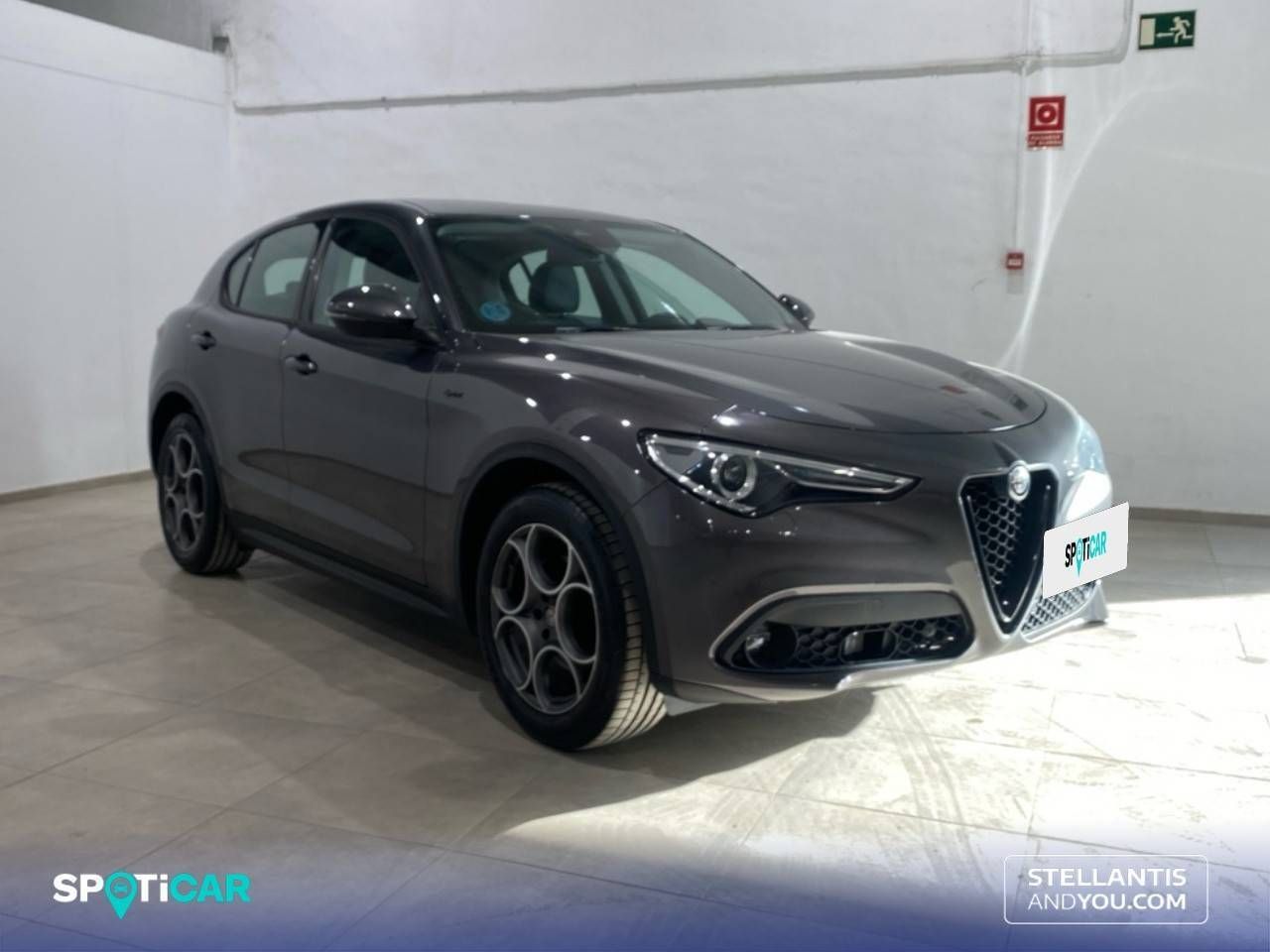 Alfa Romeo Stelvio  2.2 Diésel 140kW (190CV)  Q4 Sprint - Foto 4
