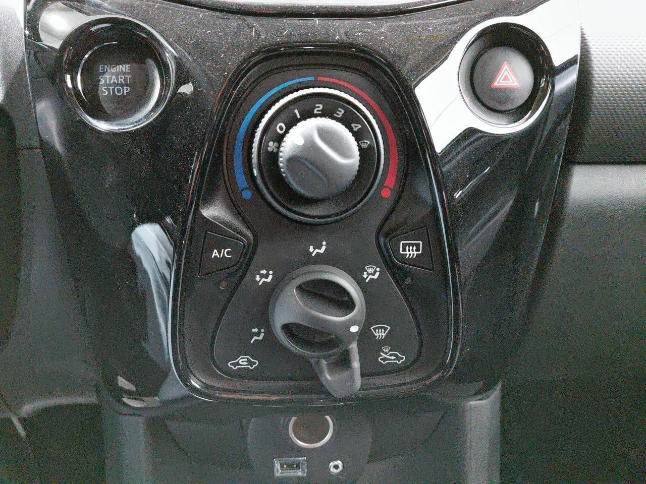 Peugeot 108   VTi 52kW (72CV) Top! Allure - Foto 17