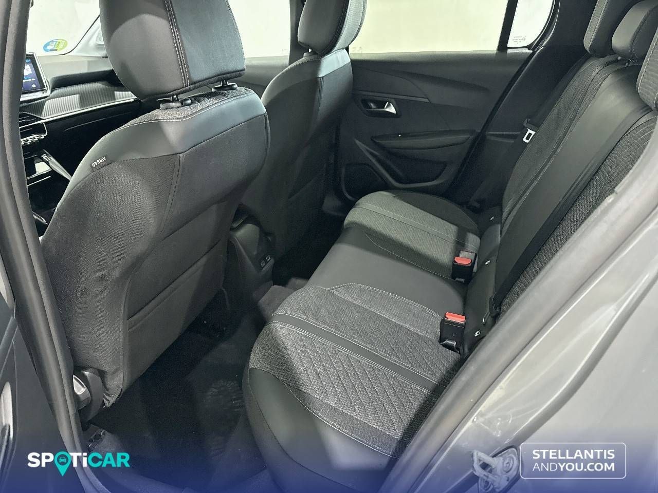 Peugeot 208   HYBRID 136 eDCS6 Allure - Foto 11