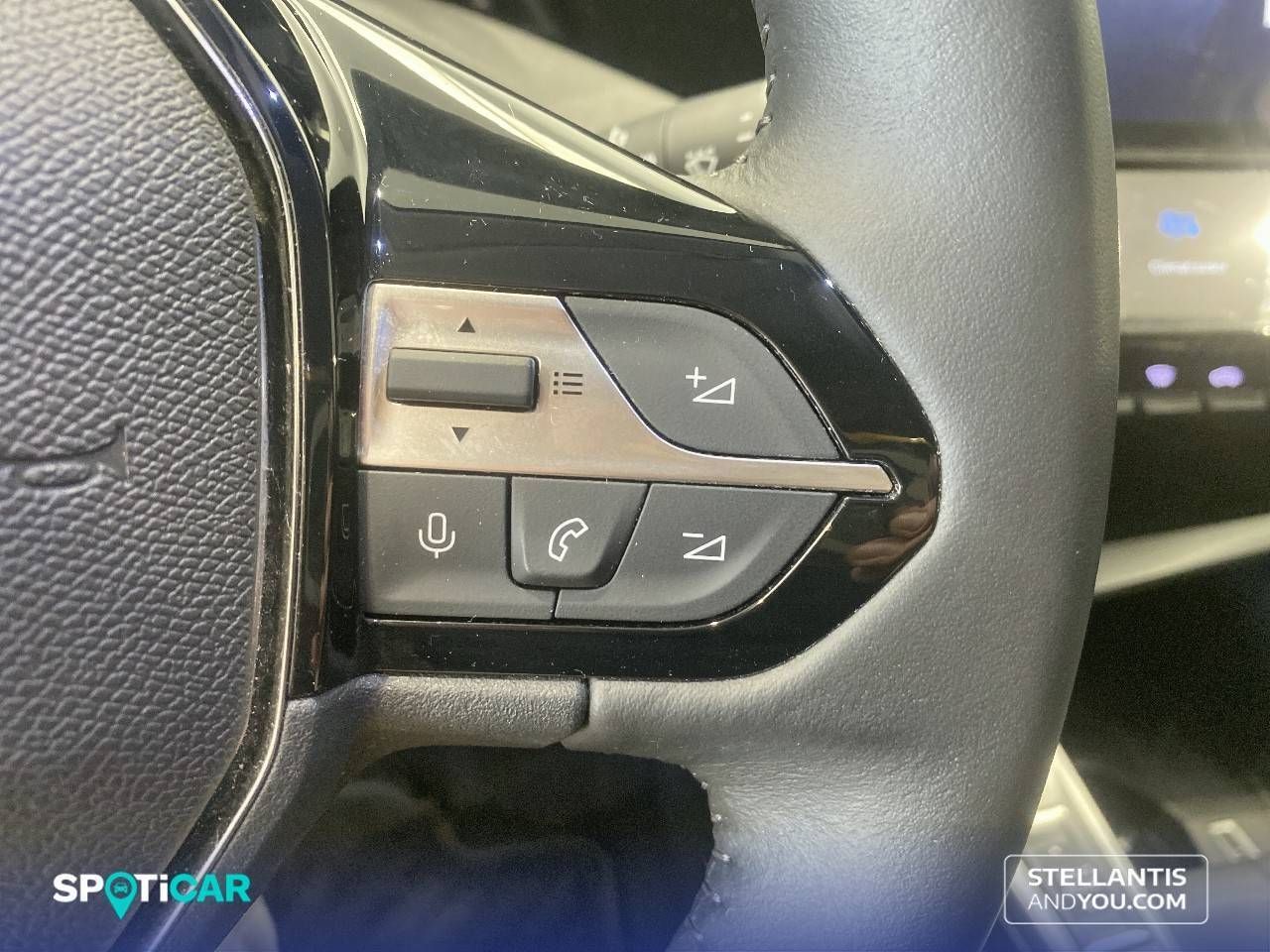 Peugeot 308  5P  PureTech 130 S&S MAN Allure - Foto 24