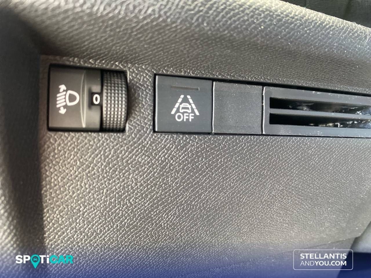 Citroën C4  Hybrid 136 e-DCS6 Plus - Foto 14