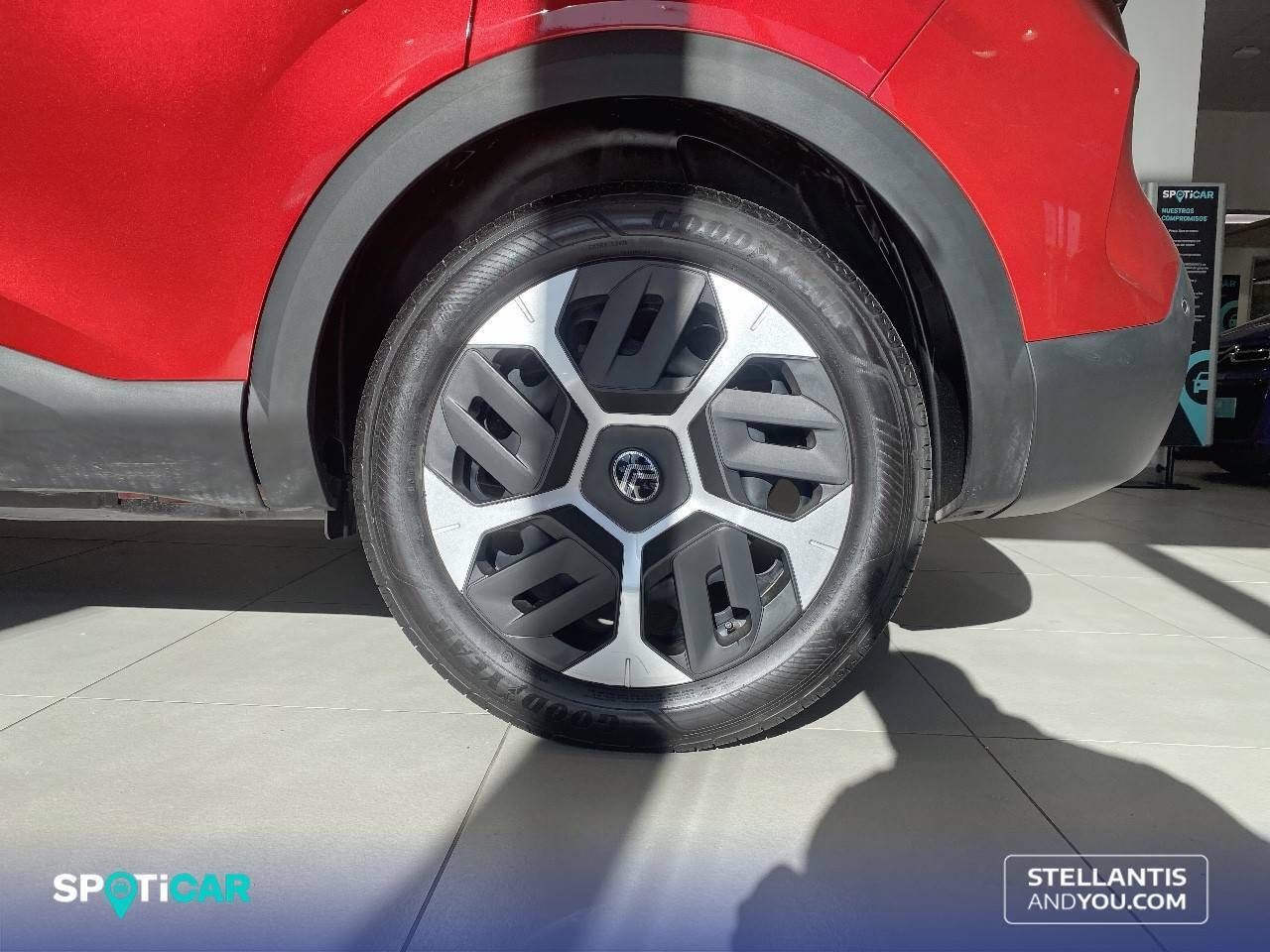 Citroën C4  Hybrid 136 e-DCS6 Plus - Foto 12