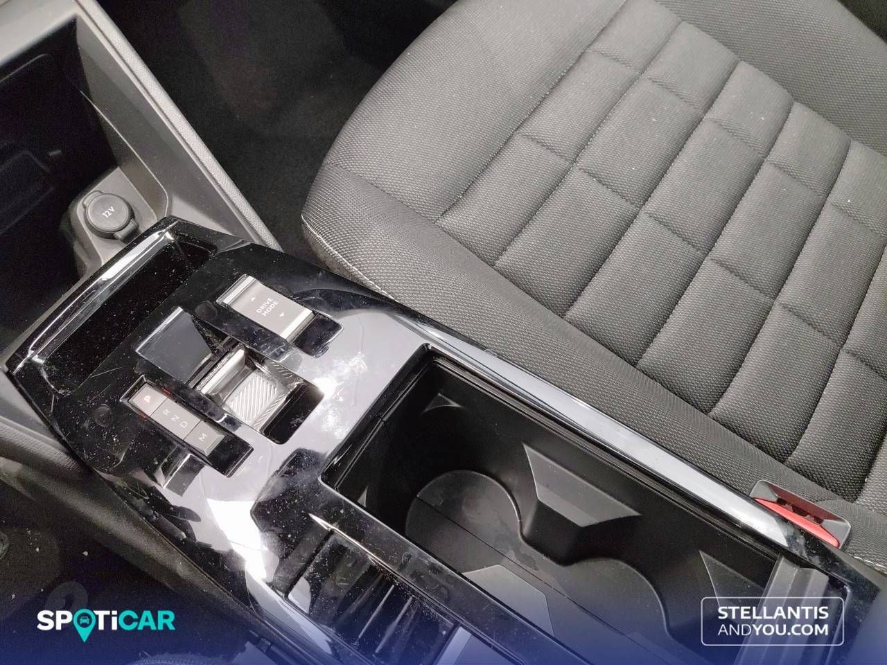 Citroën C4  Hybrid 145 ë-DCS6 Plus - Foto 14