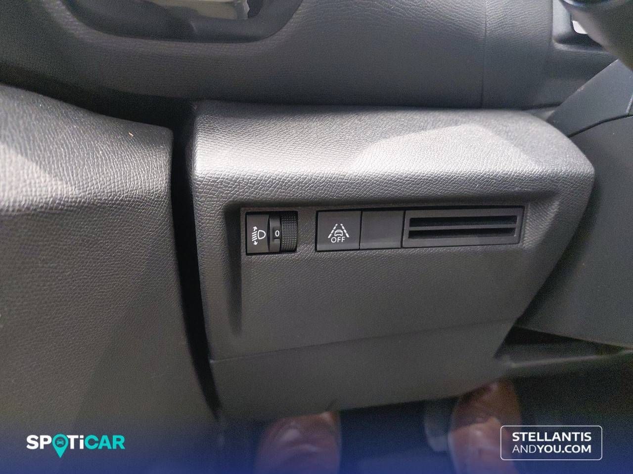 Citroën C4  Hybrid 145 ë-DCS6 Plus - Foto 26