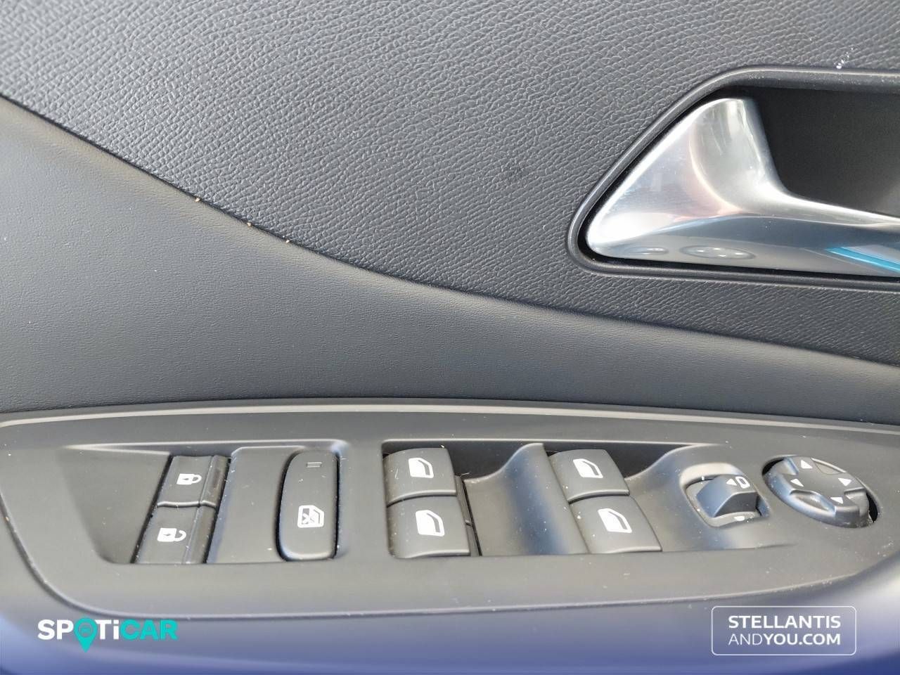 Peugeot 308  5P  PureTech 130 S&S MAN Allure - Foto 14