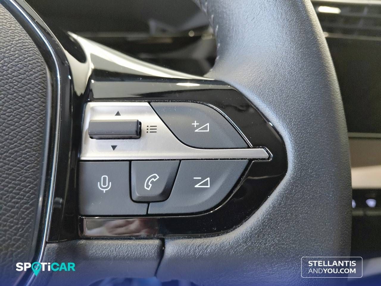 Peugeot 308  5P  PureTech 130 S&S MAN Allure - Foto 17