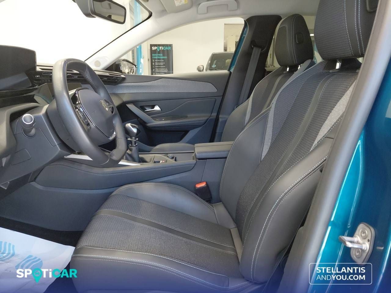 Peugeot 308  5P  PureTech 130 S&S MAN Allure - Foto 10