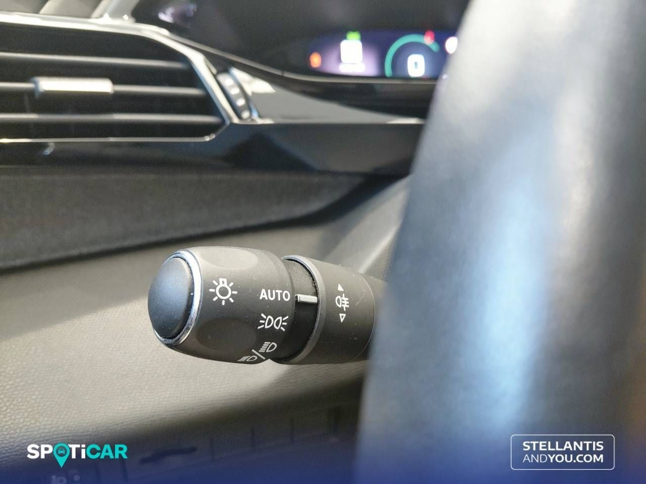 Peugeot 308  5P  PureTech 130 S&S MAN Allure - Foto 25