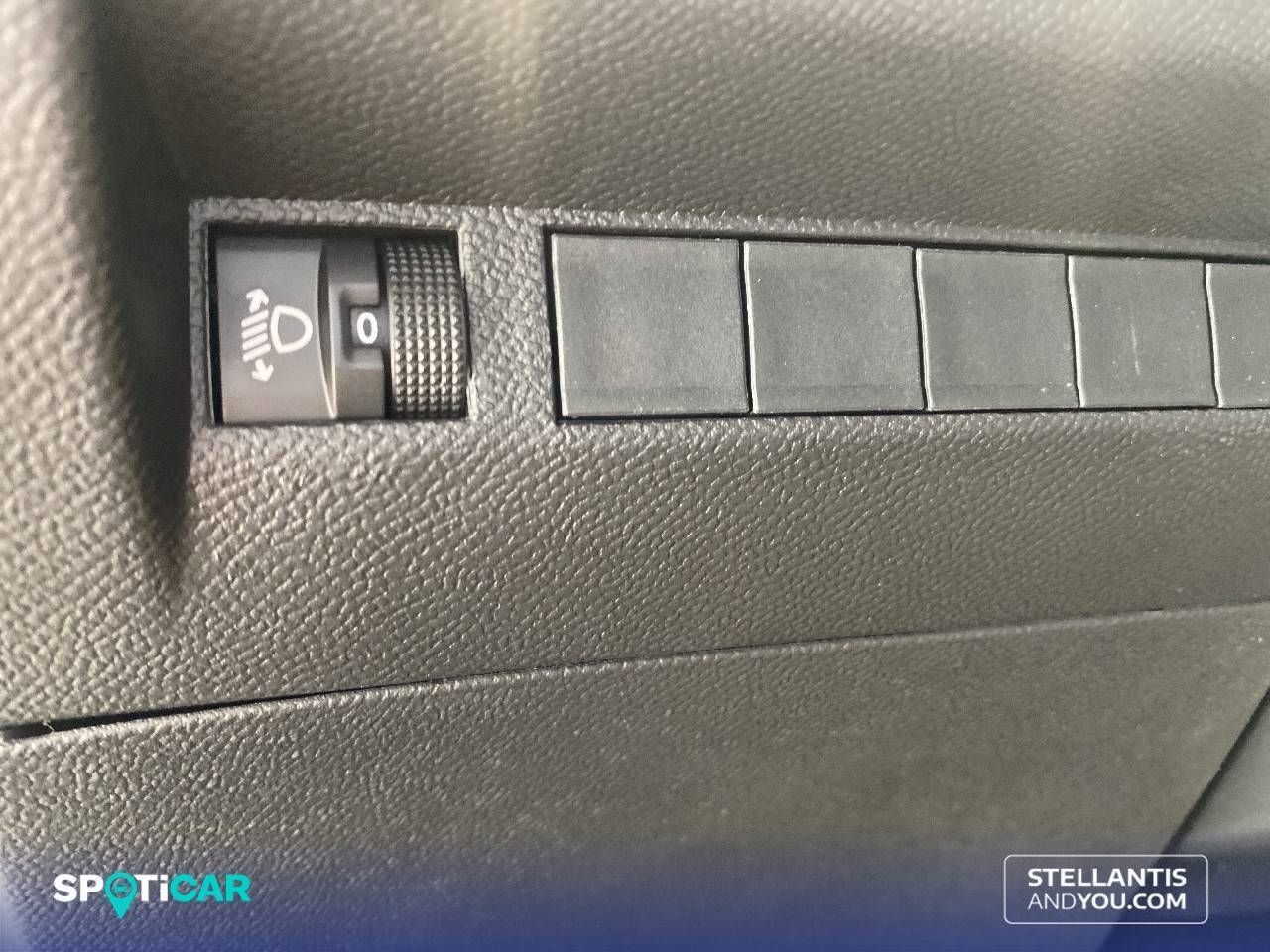 Peugeot 208   Turbo 100 S&S 6 Vel. MAN Allure - Foto 14