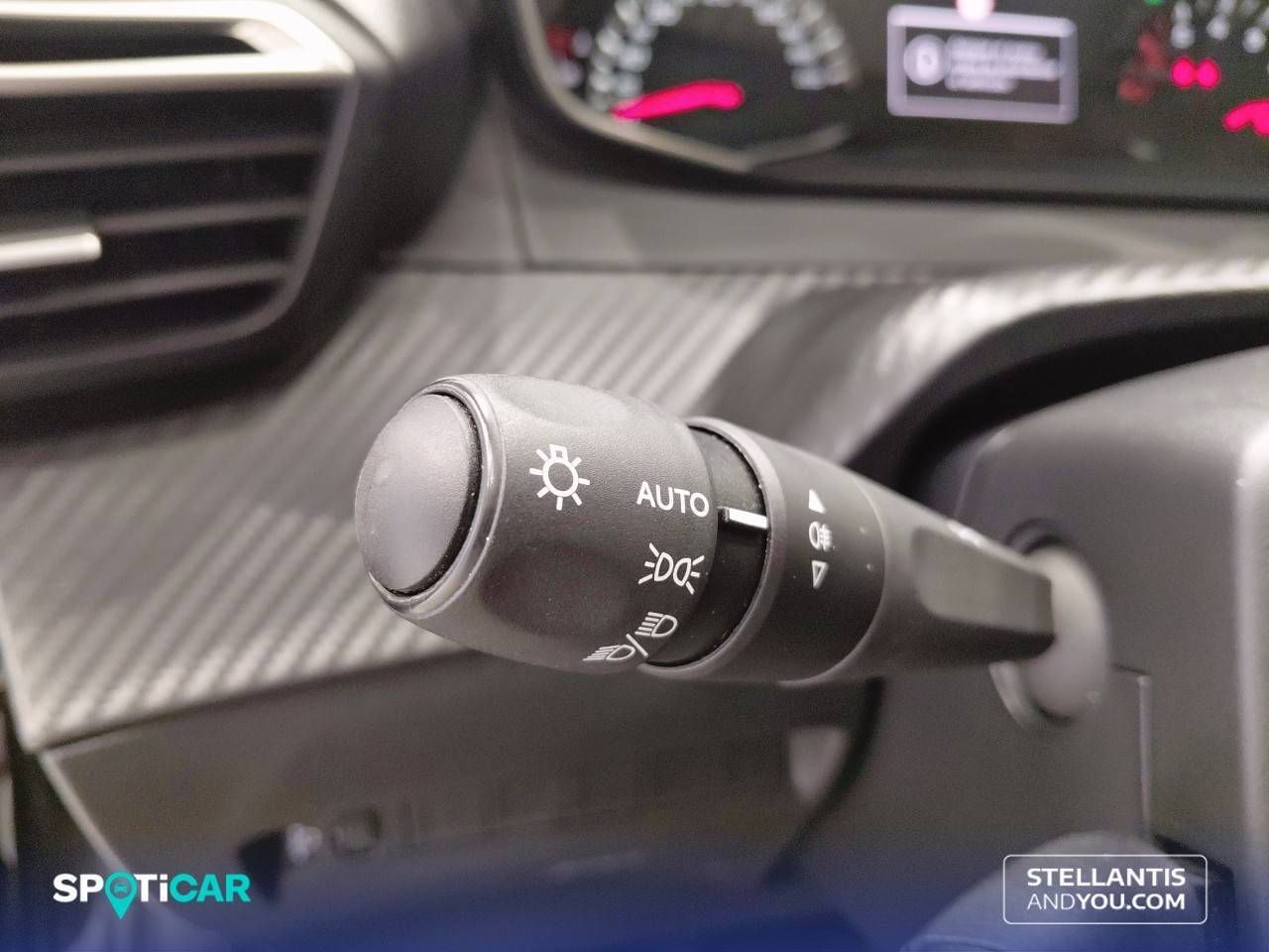 Peugeot 208   Gasolina 100 S&S 6 Vel MAN Style - Foto 22