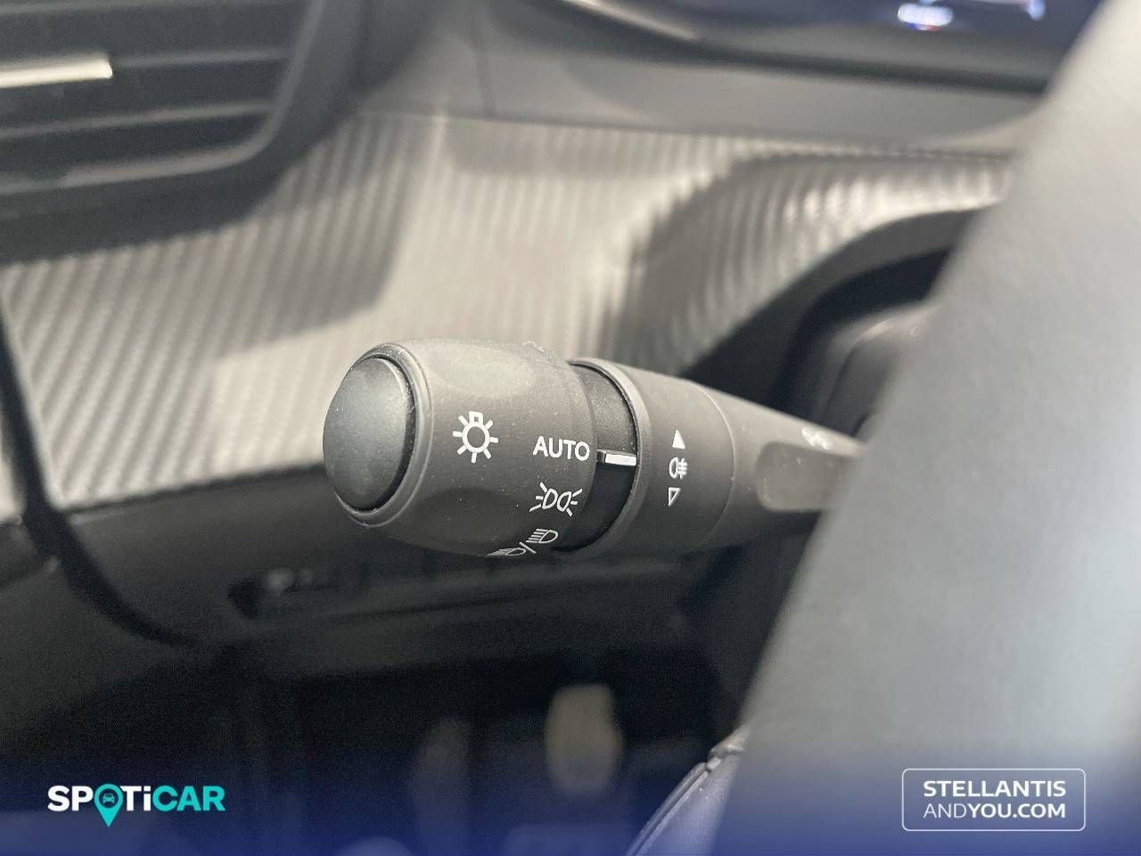 Peugeot 2008   Gasolina 100 S&S 6 Vel. MAN Allure - Foto 14