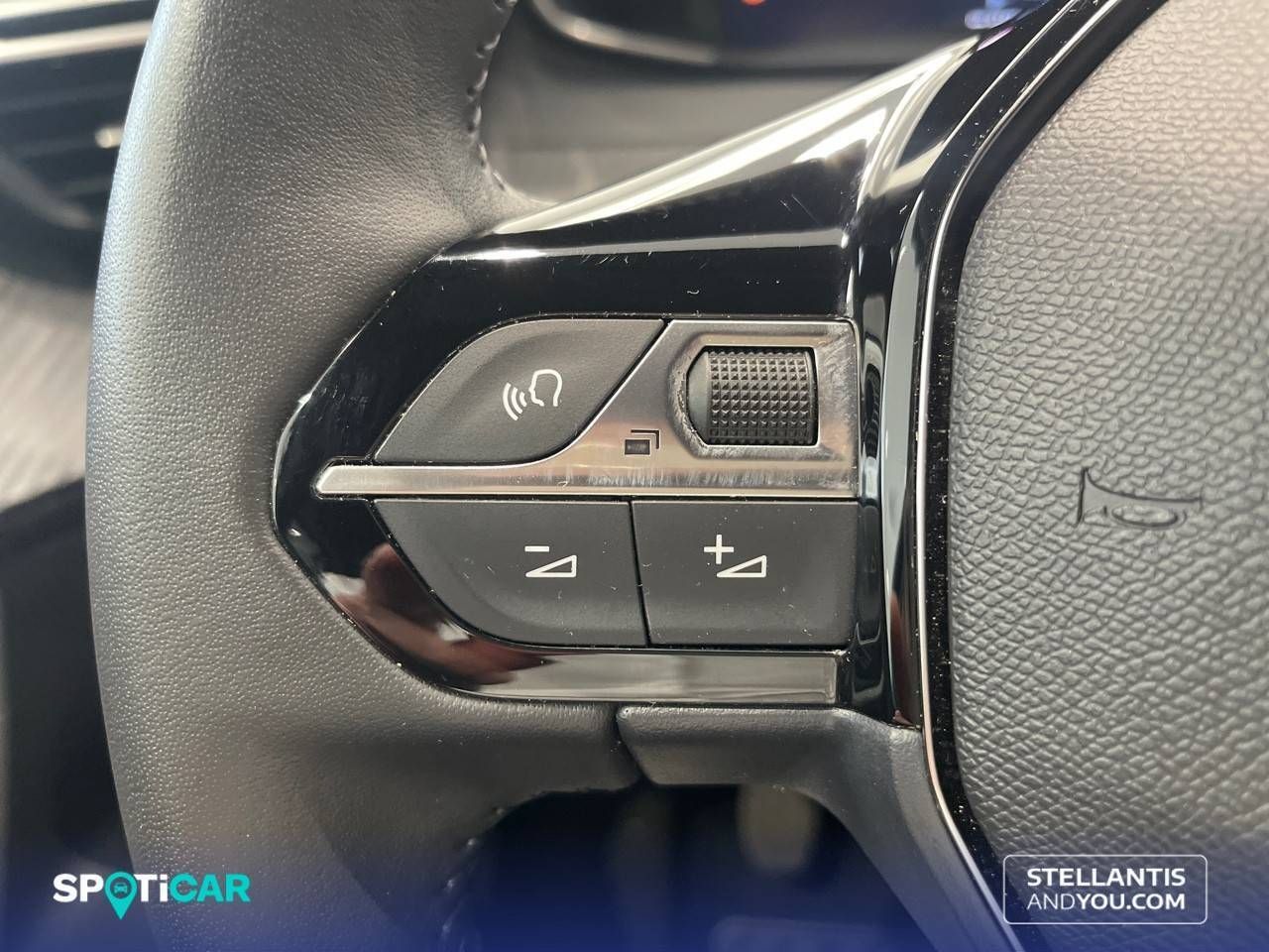 Peugeot 2008   Gasolina 100 S&S 6 Vel. MAN Allure - Foto 17