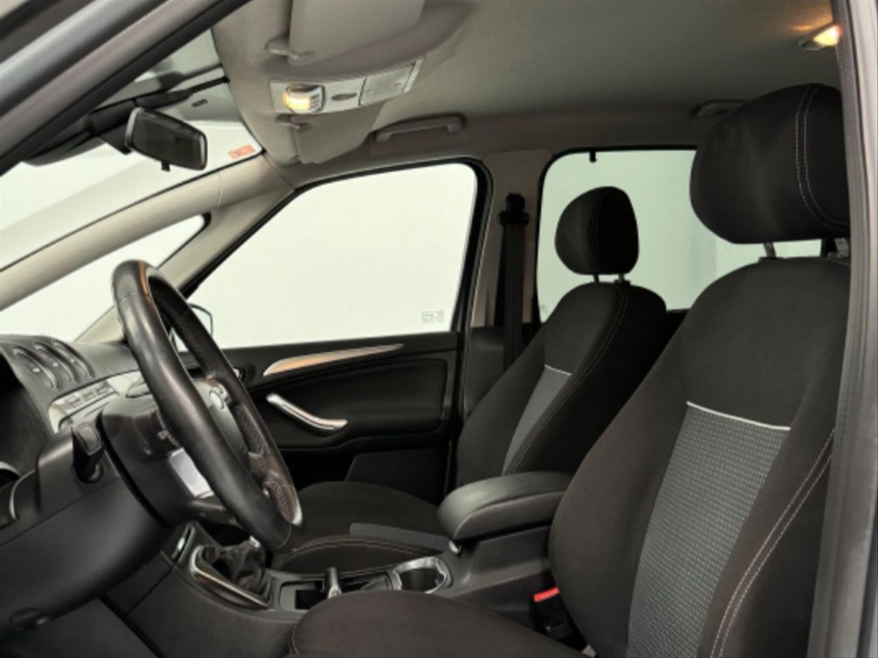 Ford S Max 2.0 TDCi 140cv Trend - foto 7