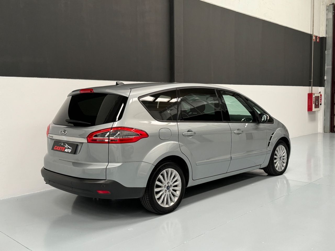 Ford S Max 2.0 TDCi 140cv Trend - foto 4