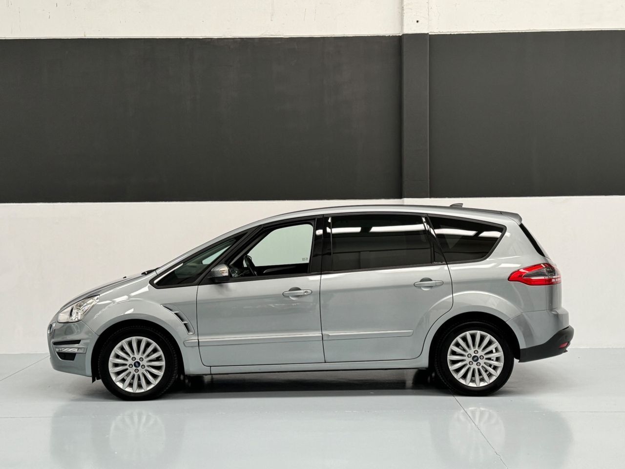 Ford S Max 2.0 TDCi 140cv Trend - foto 2