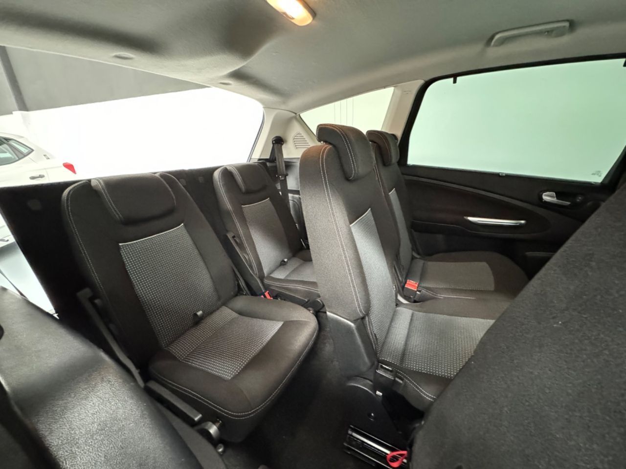 Ford S Max 2.0 TDCi 140cv Trend - foto 11