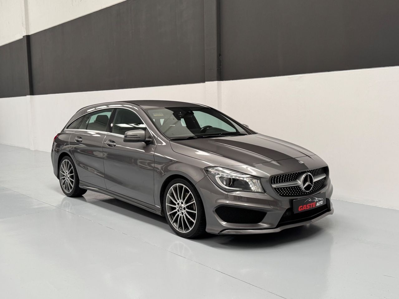 Mercedes CLA CLA 200 d AMG Line Shooting Brake - foto 6