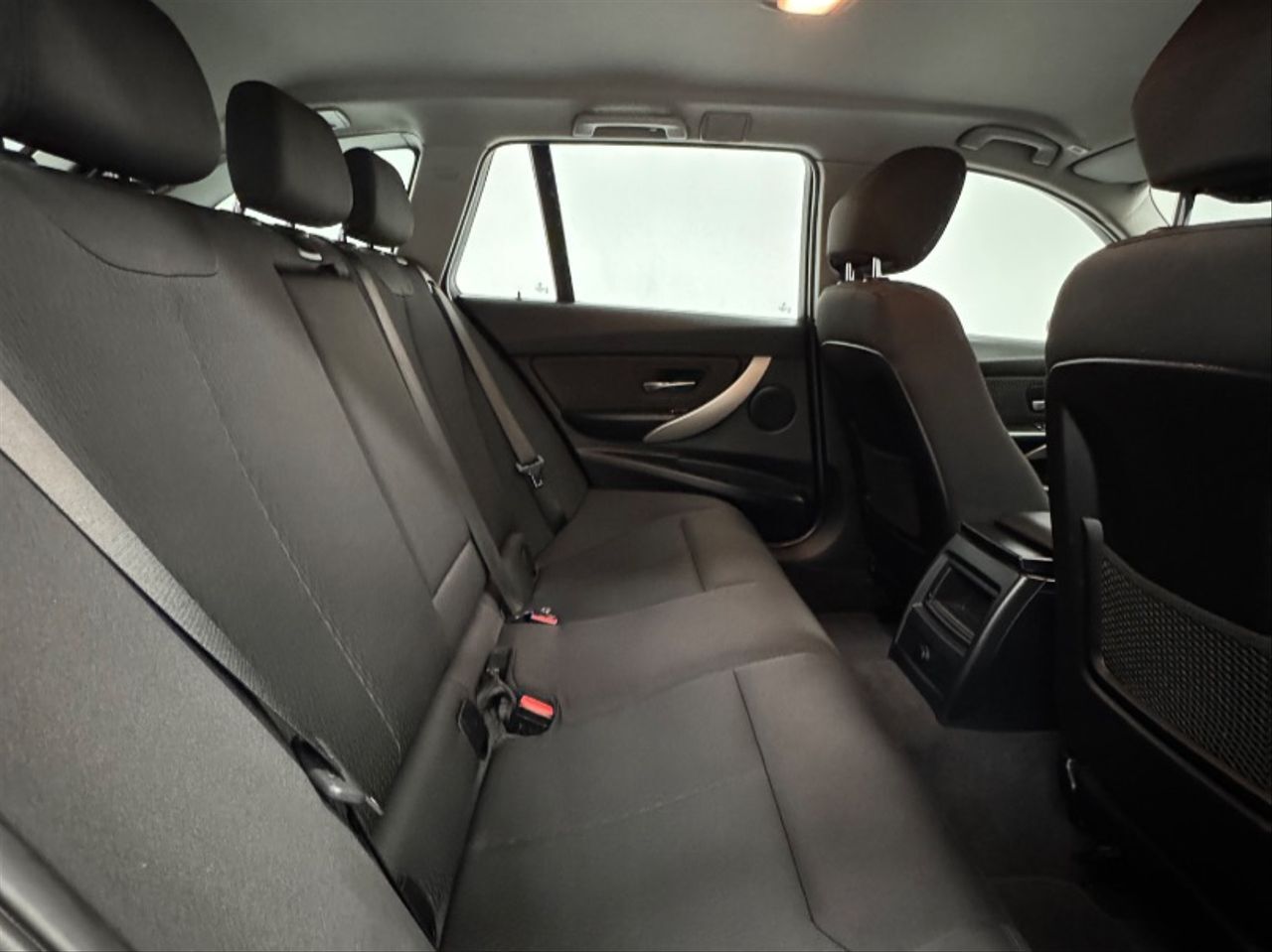 BMW Serie 3 318d Touring - foto 9